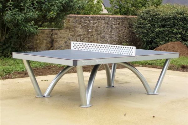Installation d’une table de ping-pong à Tréméreuc (22)